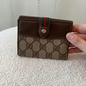 Authentic Gucci Wallet Color Brown Bi-fold GG Sherry line